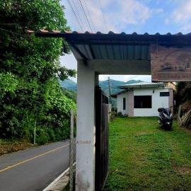 Acogedora casa campestre, con parqueadero privado