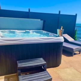 4 Sinclair bay lodges, hotel in Keiss