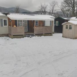 Grand Mobil Home 6 personnes climatisé avec 3 chambres et 2 salles de bains à Munster en Alsace, hotel Munsterben