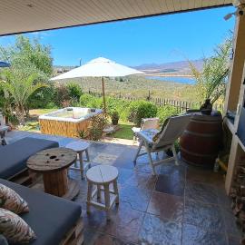 Clanwilliam Oasis BnB Guest House - Naturism, Boating, Hiking & more โรงแรมในแคลนวิลเลียม