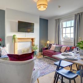 Regency Nest by Spa Town Property - Stylish 3 Bedroom Apartment on 2 Floors, Central Leamington Spa – hotel w mieście Leamington Spa