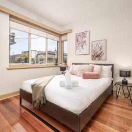 Bright & Comfy 2 Bedroom St Kilda East Apartment, ξενοδοχείο στη Μελβούρνη