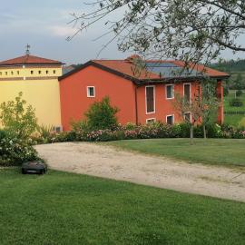 Agriturismo La Rondinella, hotel u gradu Lazise