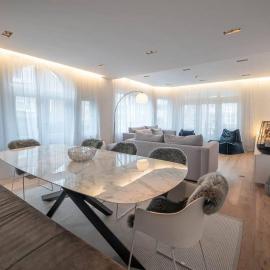 Cozy 3BD House with private terrace and parking, hotel in Knokke-Heist