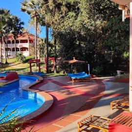 Lemon Creek Hotel Resort, hotell i Bijilo