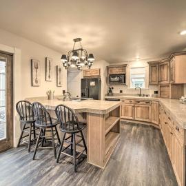 Charming Kellogg Home Near Outdoor Activities, Hotel in Kellogg