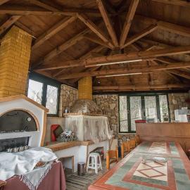 Nefeles, hotel u gradu Neohori