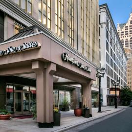 Hampton Inn & Suites - Milwaukee Downtown