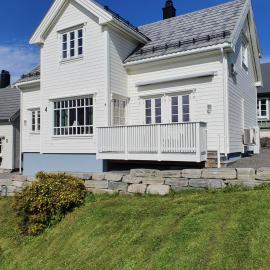 Trygheim feriehus, hotel em Bud