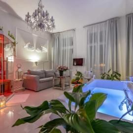Old Town SPA Suite Private Jacuzzi & Sauna for Couples