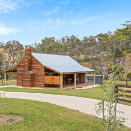 Grandview Accommodation - Hideaway Huts, hotel a Dawesley