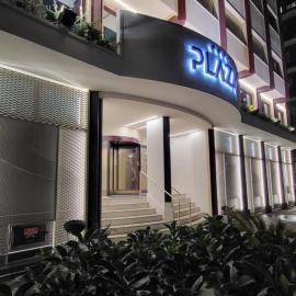 Hotel Plaza, מלון בפסקרה