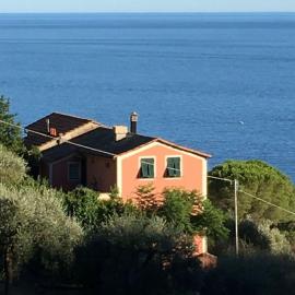Seaside villa between Portofino and Cinque Terre