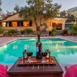Olive Tree Villa, hotel din Ieromónachos