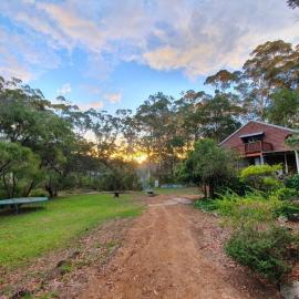 Denmark Retreat by the river - Next to inlet & Bibbulmun Track with spa, hotel em Denmark