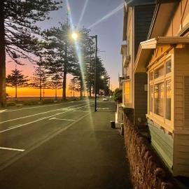 Beach Front Studio Napier, hotel in Napier
