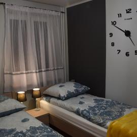 Apartament Julia 1-6 os II piętro z dwoma sypialniami, hotelli kohteessa Kielce