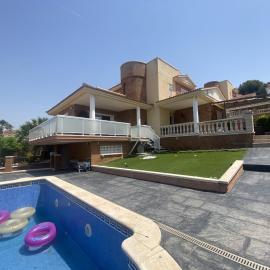 R134 Casa Domingo con AC y piscina