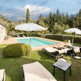 Casetta di Butia, Ginestra apartment with swimming pool、ボルゴ・ア・モッツァーノのホテル