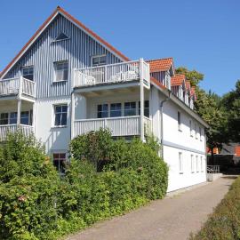 Haus zum Strand 2 4, Hotel in Wustrow
