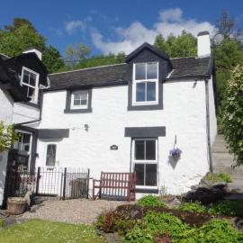 TwoStones Self Catering Cottage, hotel v mestu Arrochar