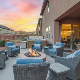 Paradise Village Resort 103 Resort View, Private Hot Tub, Short Walking distance to Amenities, Hotel in Santa Clara