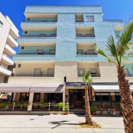 Hotel La Plage, hôtel à Cattolica