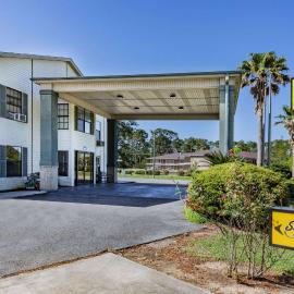 Super 8 by Wyndham Kinder/Coushatta near Casino, hotel en Kinder