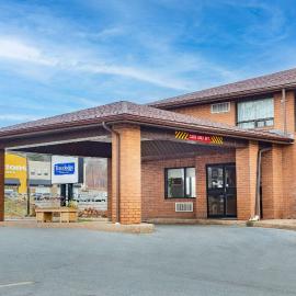 Travelodge by Wyndham Bridgewater: Bridgewater şehrinde bir otel