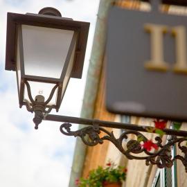 Il Vicolo Relais، فندق في سيرولو