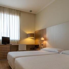 Checkin Valencia Ciscar, hotel in Picanya