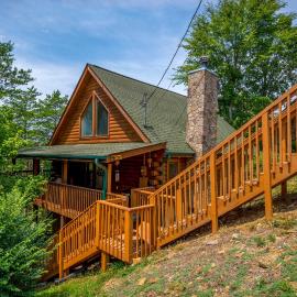 ‘The Dreamer's Nest’ Sevierville Cabin w/ Hot Tub!, hotel Sevierville-ben