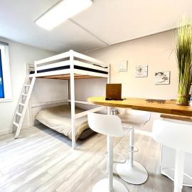 Studio cosy Bali 1 à 4 pers porte du Futuroscope, hotel in Chasseneuil-du-Poitou