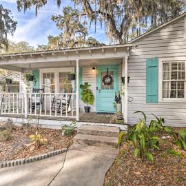 ~ 12 Mi to Disney: Downtown Winter Garden Cottage!, hotel en Orlando