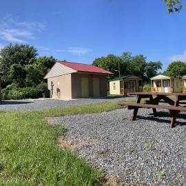 Canal Cabins, Hotel in Paw Paw