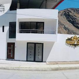 RONALD HOTEL, ξενοδοχείο σε Churin