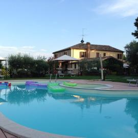 Agriturismo Papaveri e Papere, hotel v destinácii Saludecio