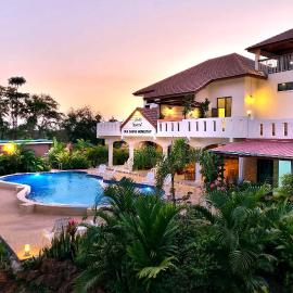 Bua Daeng Resort, hotel v destinaci Amphoe Kumphawapi