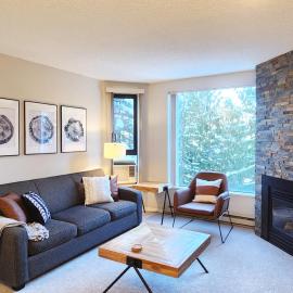 1BR in Marquise, Dog Friendly, Close to Ski Hill, Pool, Sauna, Hot Tub, Fitness Suite, AC, khách sạn ở Whistler