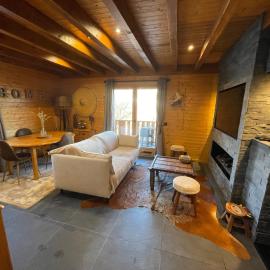 Haut de Chalet L'entasse n°9, готель у місті Вальберг