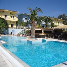 Meraki Apartments and Studios, ξενοδοχείο στο Τολό