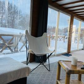 Le 77 - chalet nature proche S.Besse, hotel in Égliseneuve-dʼEntraigues