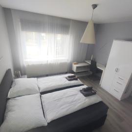 Alisa Apartments, hotel u gradu Kostomlaty