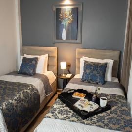 12 rooms hotel, hôtel à Köseilyas