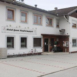 Hotel Garni Austermayer, hotel in Traunreut