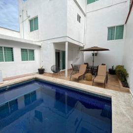 Casa boka con vista al mar y alberca, hotel en Boca del Río