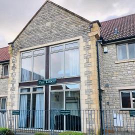 Canons Court Mews, hotel in Wotton-under-Edge