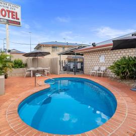 Browns Plains Motor Inn: Browns Plains şehrinde bir otel