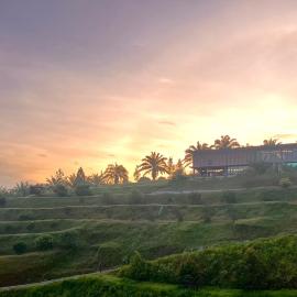 Talula Hill Farm Resort, hotell i Keluang