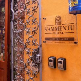 S’ammentu house, готель у місті Боза